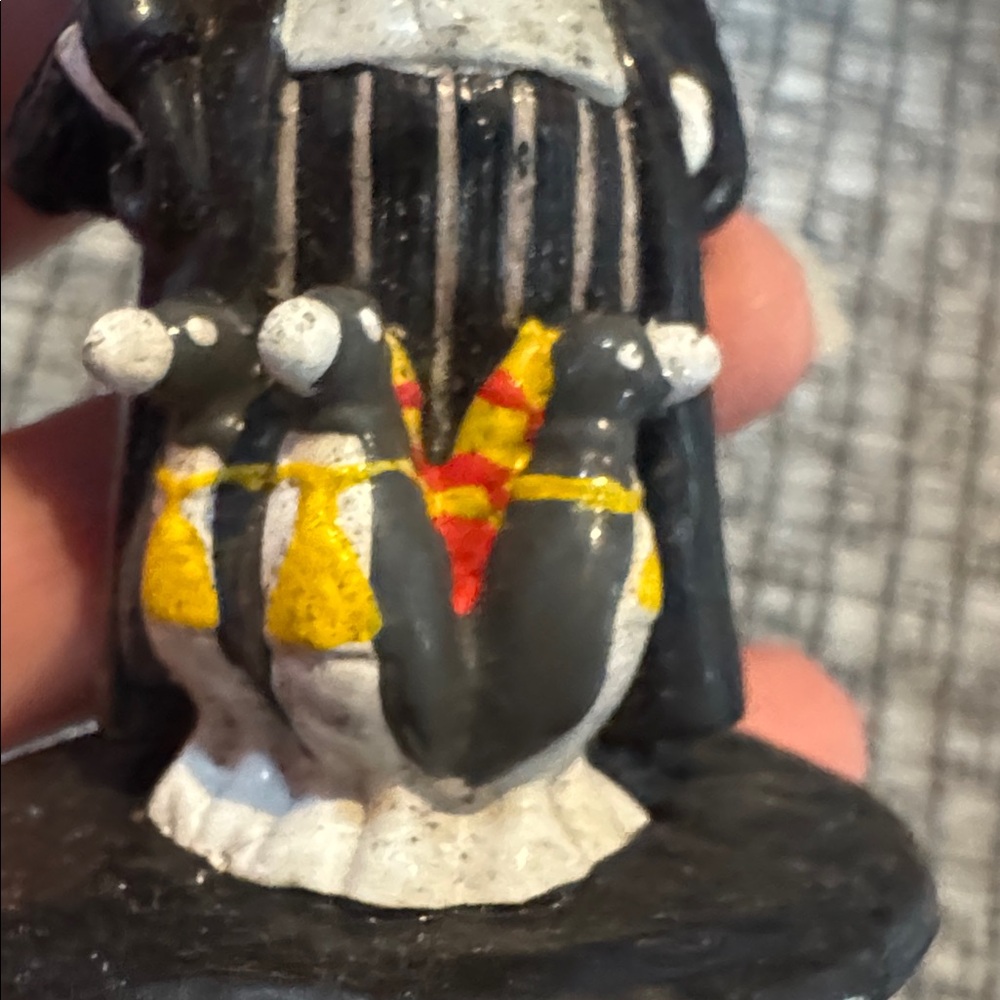VINTAGE 1992 Batman Returns Penguin PVC Figure Applause Danny DeVito w/ Umbrella - Picture 2 of 3
